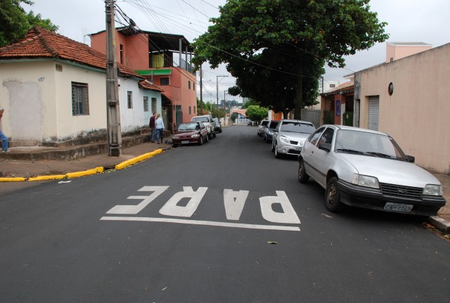 Semav faz sinalização horizontal nas vias da Cohab e Cecap