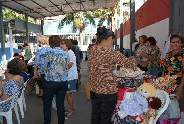 Centro de Referência do Idoso Feliz Idade reúne trabalhos em 2º Feira de Artesanatos 