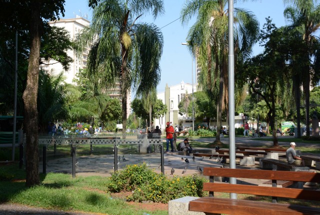 SAS promove ação na Praça 9 de Julho alusiva ao Dia de Combate ao Abuso de Crianças 