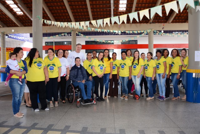 Funcionários da “ Érika Portella” vestem verde amarelo para torcer pela Seleção