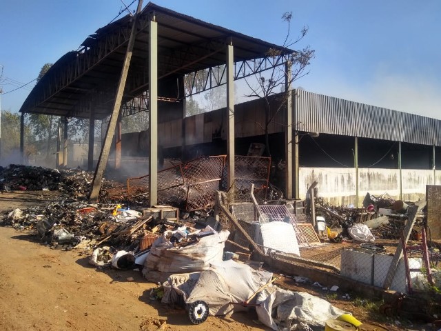 Coleta seletiva é suspensa após incêndio na Cooperlix