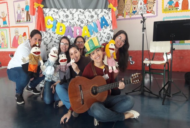 Equipe do Nasf leva teatro de fantoches para escolas municipais