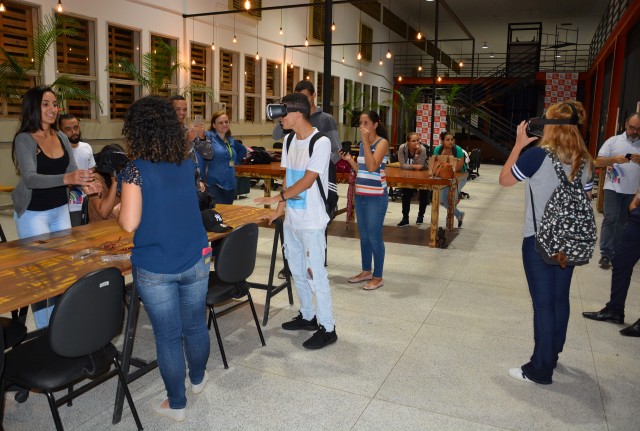 Inova realiza workshop de Realidade Virtual e Aumentada para alunos da Unoeste