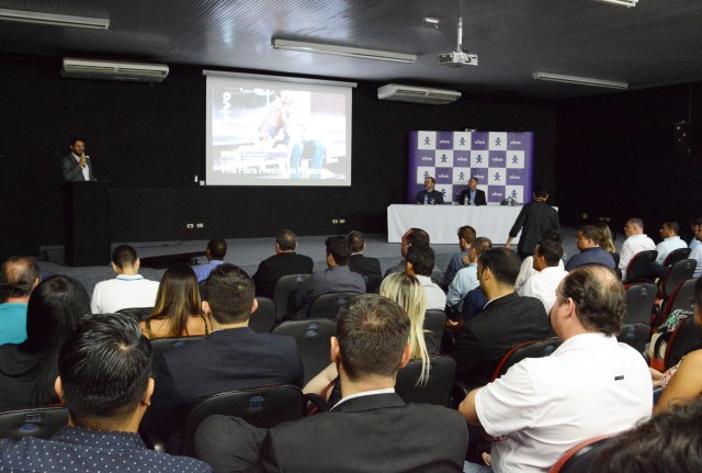 Empresa de telefonia lança rede de fibra ótica em Presidente Prudente