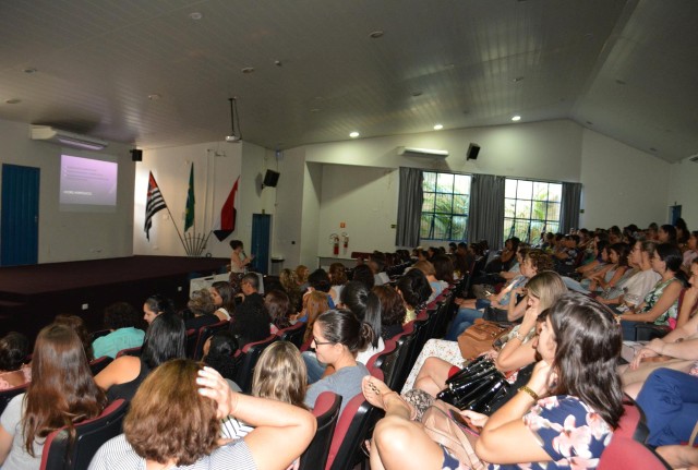 Professores e educadores da Seduc participam de formação no Ceforppe e Inova