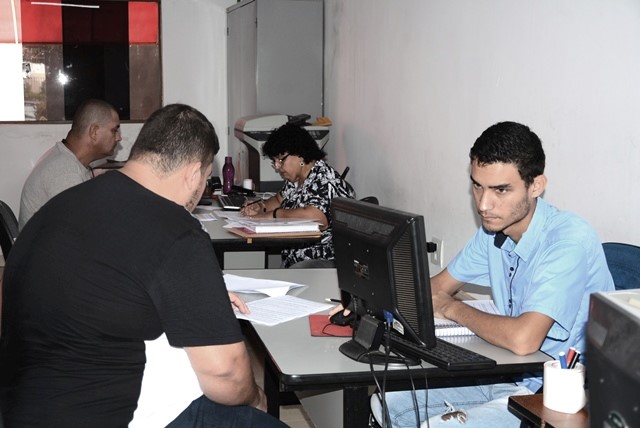 Balcão de Empregos encerra semana com mais de 300 vagas disponíveis 