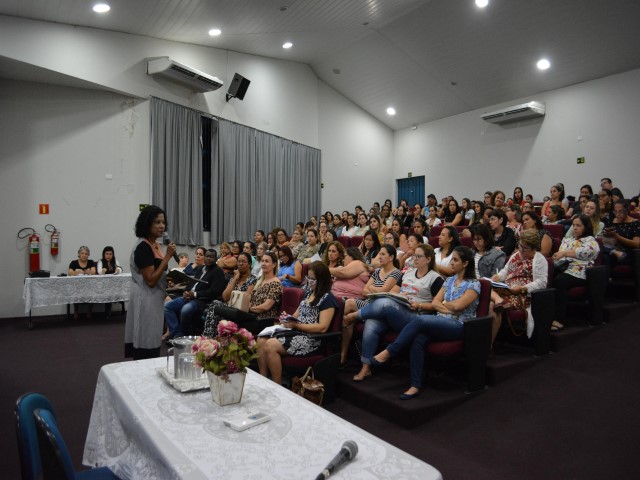 Em data alusiva, professores assistem à Conferência sobre a história do negro no Brasil 