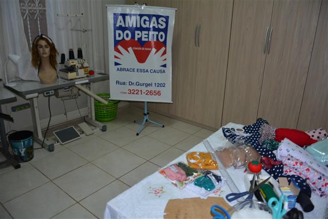 Grupo “Amigas do Peito” inaugura oficina para confeccionar próteses a pacientes com câncer