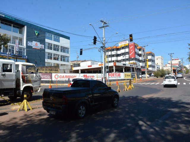 Após instalados, semáforos da Avenida da Saudade passam por testes finais