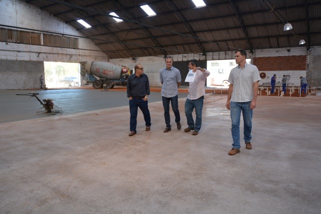 Obras do novo almoxarifado seguem em ritmo acelerado; prédio também sediará a Semob