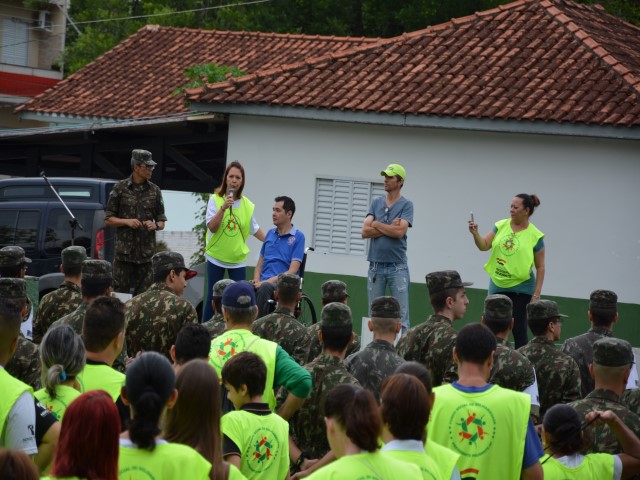  Fundo Social entrega alimentos para 30 entidades nesta quinta-feira no Tiro de Guerra