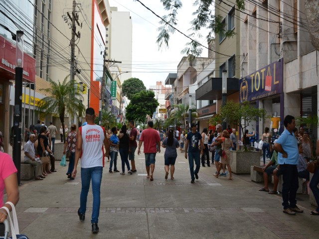 Confira o que abre e fecha em Prudente no feriado prolongado de Réveillon 