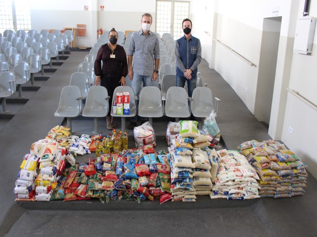 Shows Drive-in arrecadam quase uma tonelada de alimentos para o Fundo Social