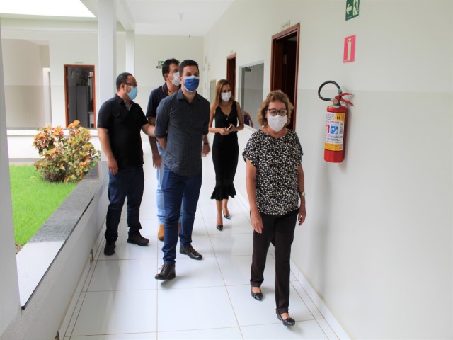 Reunião discute apoio à clínica educacional que atende crianças e adolescentes