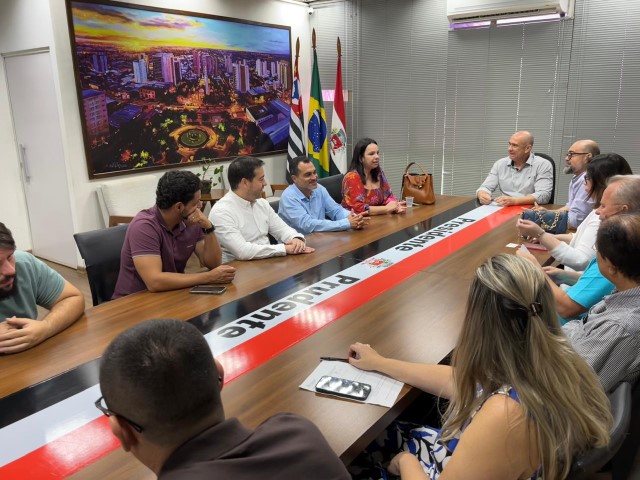 Prefeitura de Prudente e Vivo discutem parcerias para ações de governo