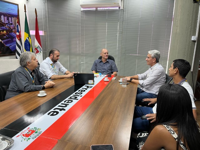 Prefeito Tupã recebe diretoria e gerência da Sabesp para alinhar ações conjuntas em 2025