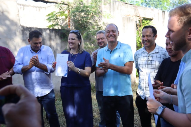 Após 7 anos parada, Prefeito Tupã anuncia retomada da obra da creche do Santa Mônica