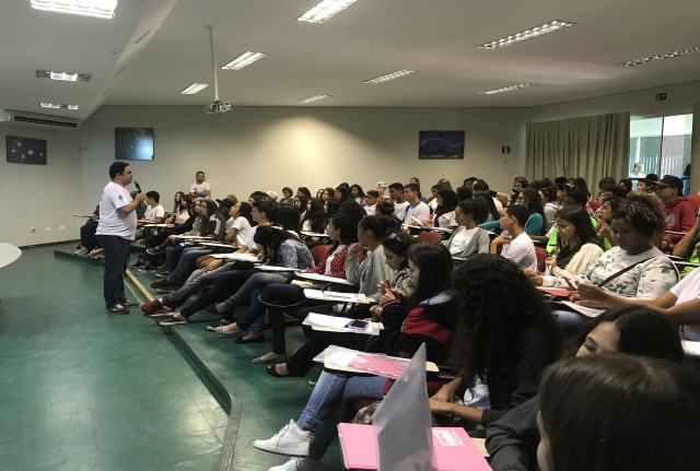Mais de 100 jovens líderes dos grêmios estudantis recebem treinamento da Juventude