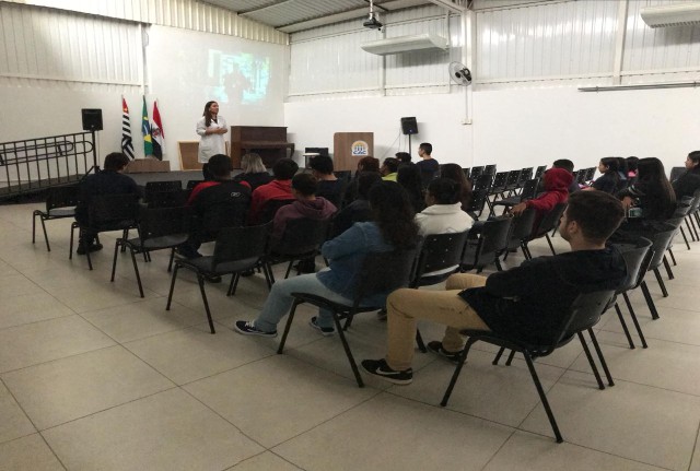 Coordenadoria da Juventude fornece Orientação Nutricional para jovens da CAC